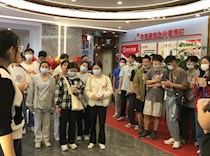 beat365官方网站建筑团队师生赴广西品匠家居装饰集团参观学习